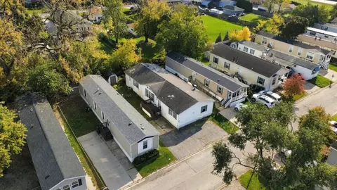 923 Victory Ln, Justice, IL 60458