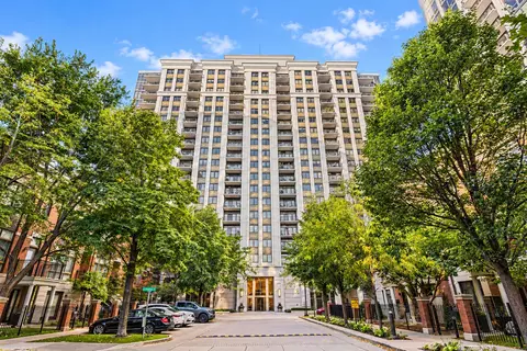 1322 S Prairie Ave #1611, Chicago, IL 60605