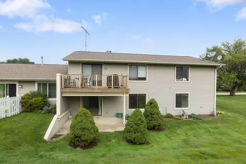 Exterior - 508 Waters Edge Dr #D, Mchenry, IL 60050 photo 2 of 2