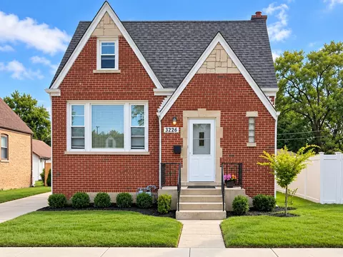 3226 Grand Blvd, Brookfield, IL 60513
