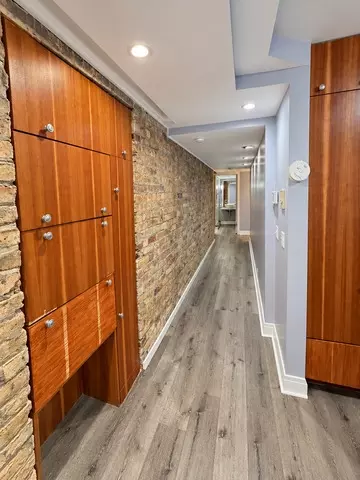 Entry Way - Undisclosed, Chicago, IL 60613 photo 3 of 3