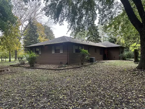 Exterior - 4850 Mill Rd, Oswego, IL 60543 photo 2 of 6