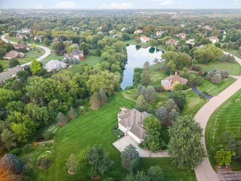 38 W590 Barb Hill Dr, Saint Charles, IL 60175