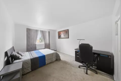 Bedroom - 1500 Robin Cir #213, Hoffman Estates, IL 60169 photo 1 of 2