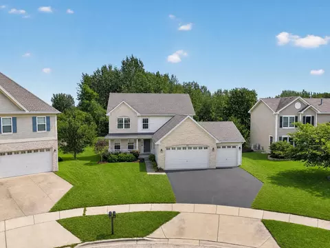 1911 Cameron Dr, Hampshire, IL 60140