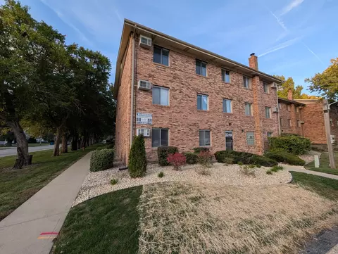 5348 Waterbury Dr #1905, Crestwood, IL 60418