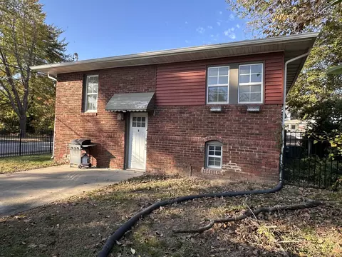 Exterior - 116 Mcfall St, Benton, IL 62812 photo 6 of 7