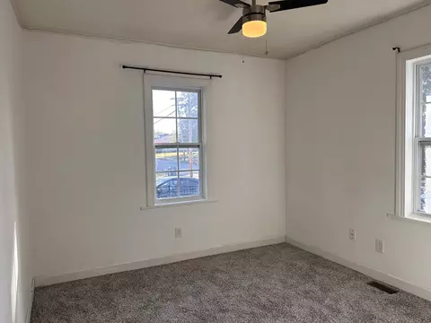 Bedroom - 116 Mcfall St, Benton, IL 62812 photo 4 of 5