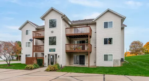 4600 Grand Ave #C1, Davenport, IA 52807