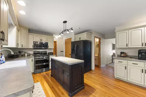 Kitchen - 24508 Brooklands Ln, Plainfield, IL 60585 photo 3 of 4