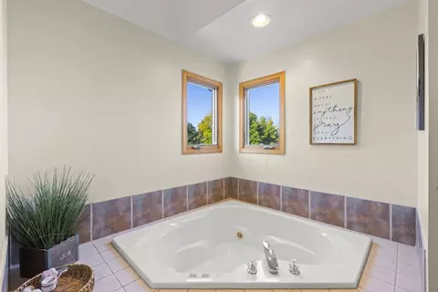 Bath - 24508 Brooklands Ln, Plainfield, IL 60585 photo 4 of 5