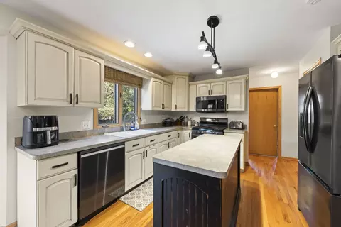 Kitchen - 24508 Brooklands Ln, Plainfield, IL 60585 photo 2 of 4