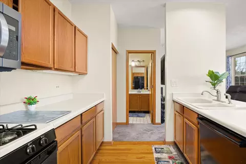 Entry Way - 2215 Dalewood Ct, Plainfield, IL 60586 photo 2 of 2