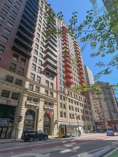 212 W Washington St #1513, Chicago, IL 60606