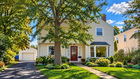 305 N Charlotte St, Lombard, IL 60148