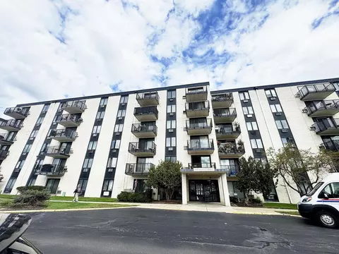 9098 W Terrace Dr #4-K, Niles, IL 60714