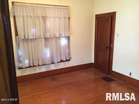603 N Victor St, Christopher, IL 62822 photo 6