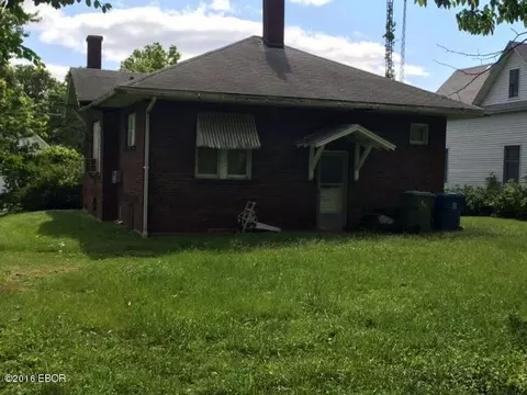603 N Victor St, Christopher, IL 62822 photo 4