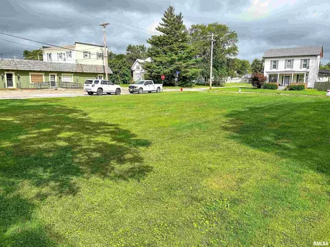 302 E 2nd St, Flora, IL 62839 photo 5