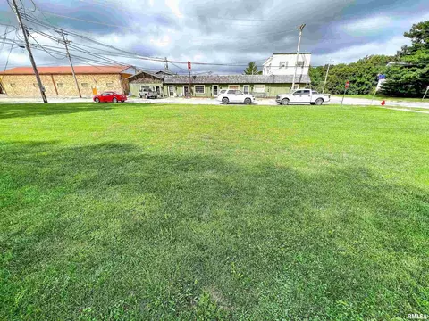 302 E 2nd St, Flora, IL 62839 photo 4