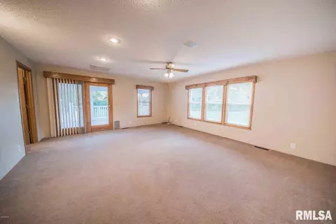11795 E Violet Rd, Mount Vernon, IL 62864 photo 9