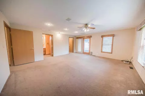 11795 E Violet Rd, Mount Vernon, IL 62864 photo 10
