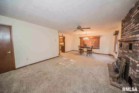 11795 E Violet Rd, Mount Vernon, IL 62864 photo 3