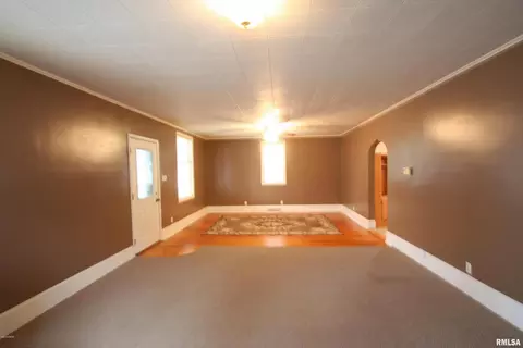 410 1st St, Carmi, IL 62821 photo 6
