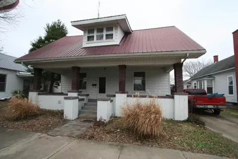 410 1st St, Carmi, IL 62821 photo 2