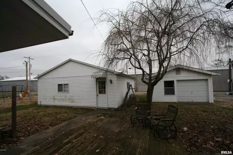 410 1st St, Carmi, IL 62821 photo 18