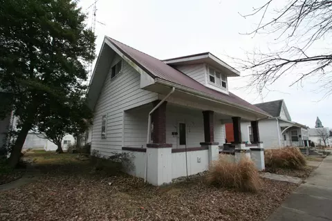 410 1st St, Carmi, IL 62821 photo 3