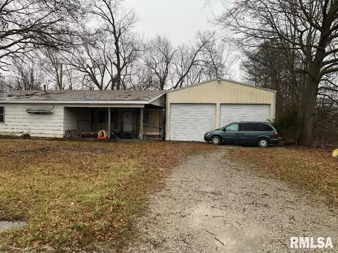 1205 N Gary St, Centralia, IL 62801 photo 2
