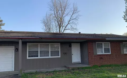 411 William Dr, Carmi, IL 62821 photo 1