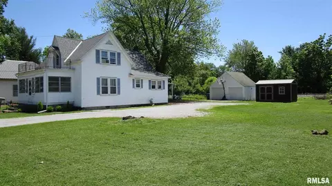 554 E North Ave, Flora, IL 62839 photo 4