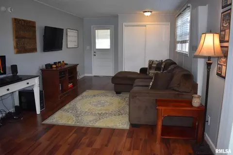 2808 Cherry St, Mount Vernon, IL 62864 photo 2