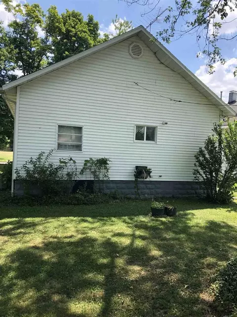 702 N Beech St, Centralia, IL 62801 photo 4