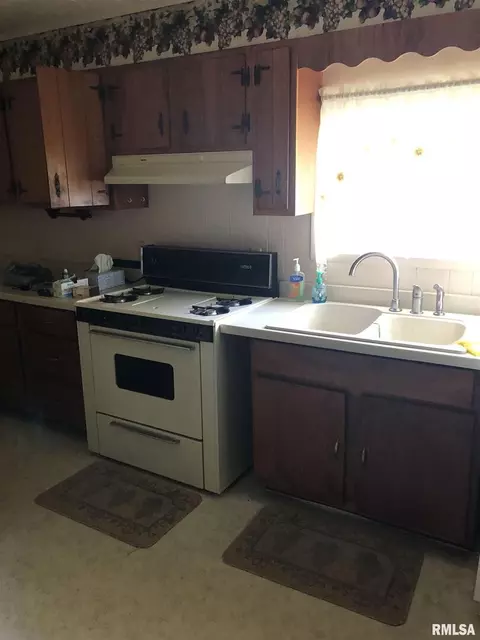 702 N Beech St, Centralia, IL 62801 photo 12