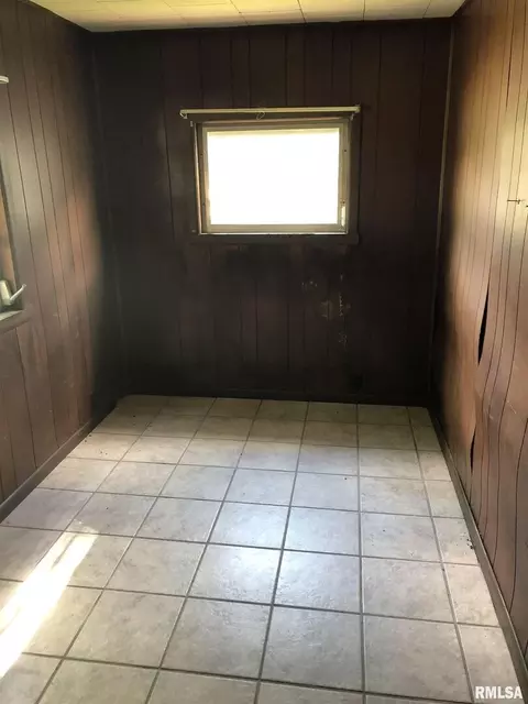 702 N Beech St, Centralia, IL 62801 photo 11