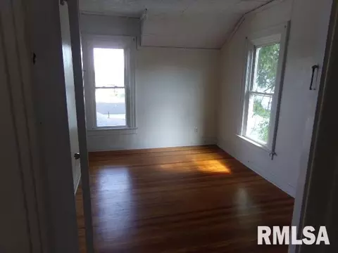 1161 2nd St, Eldorado, IL 62930 photo 6