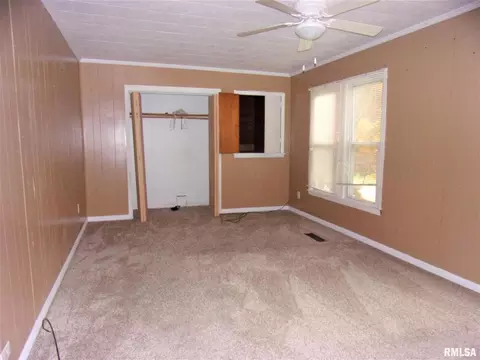 807 E Carter St, Marion, IL 62959 photo 6