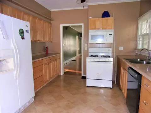 807 E Carter St, Marion, IL 62959 photo 4