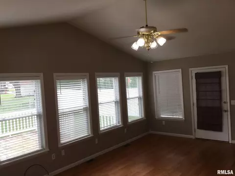 101 Evergreen Dr, Anna, IL 62906 photo 4