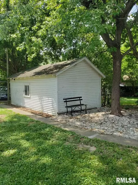 2025 Edith St, Murphysboro, IL 62966 photo 3
