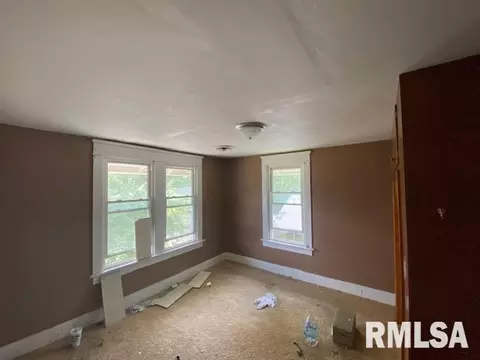 135 E Marvin St, Centralia, IL 62801 photo 12