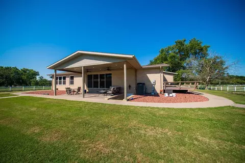 90 Golf Course Rd, Eldorado, IL 62930 photo 5