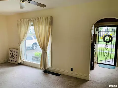 504 Morgan St, Anna, IL 62906 photo 9