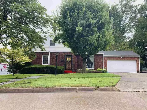 504 Morgan St, Anna, IL 62906 photo 2