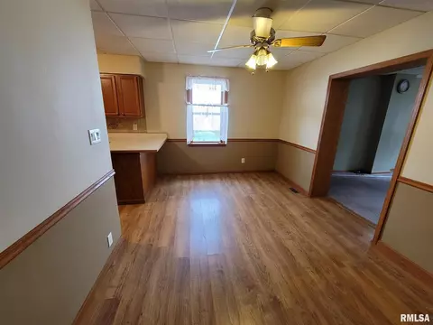 214 E 2nd St, Mount Carmel, IL 62863 photo 13