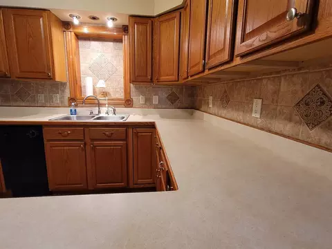 214 E 2nd St, Mount Carmel, IL 62863 photo 8