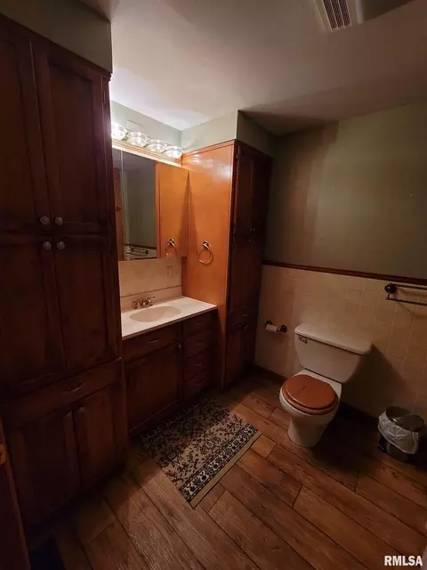 214 E 2nd St, Mount Carmel, IL 62863 photo 10